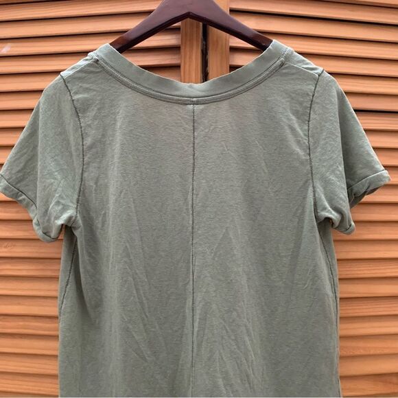 We The Free Green V Neck Short Sleeve size XS - Picture 4 of 5